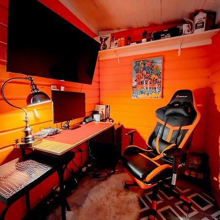 Giggling Creek Cottage - Bedjet! King Sized! Gazebo, 45 Acres, Arcades, Nintendo, More Henry Εξωτερικό φωτογραφία