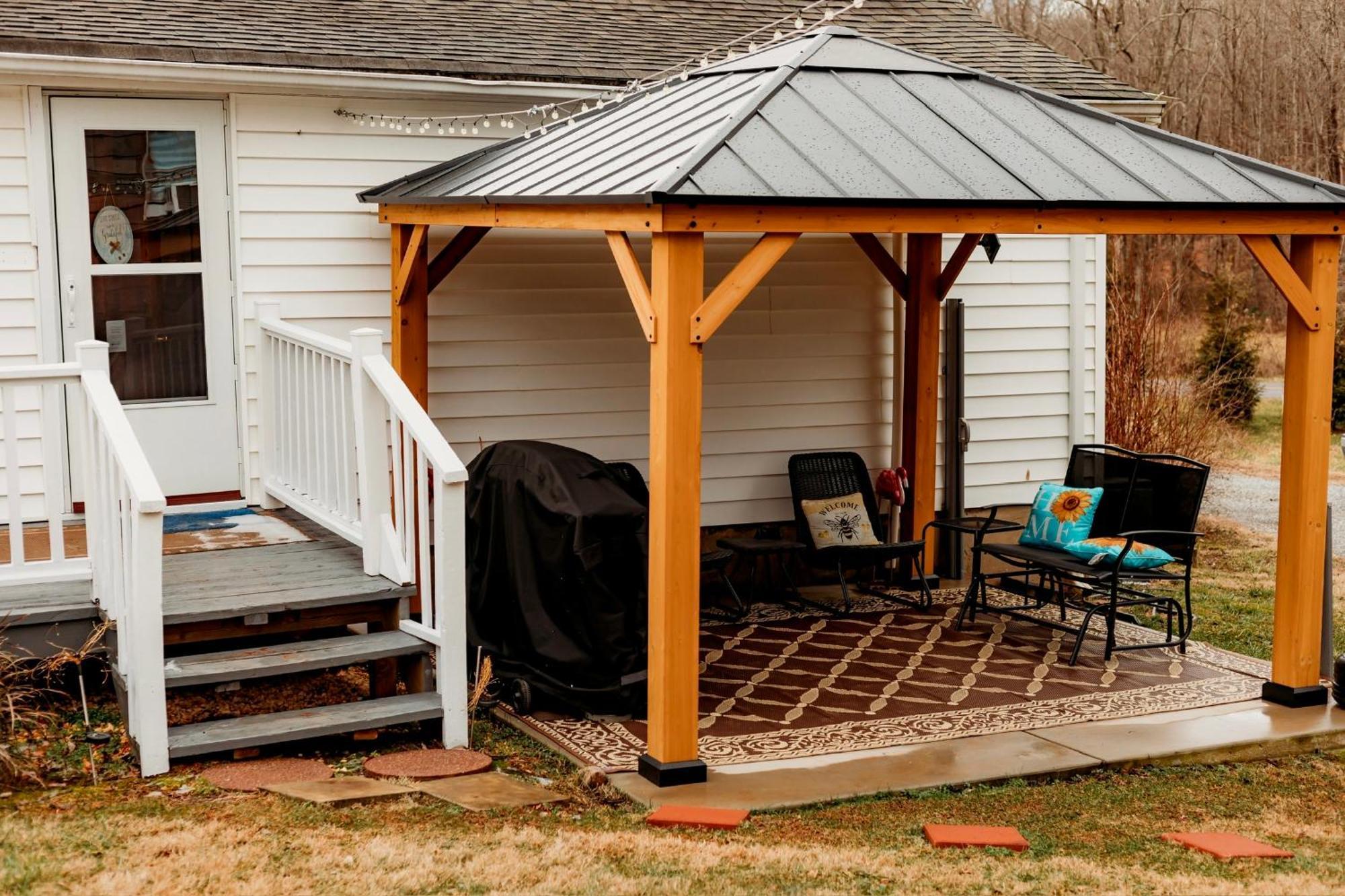 Giggling Creek Cottage - Bedjet! King Sized! Gazebo, 45 Acres, Arcades, Nintendo, More Henry Εξωτερικό φωτογραφία