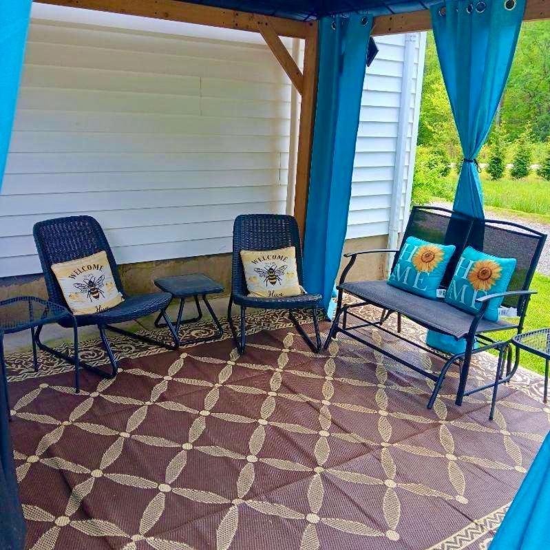 Giggling Creek Cottage - Bedjet! King Sized! Gazebo, 45 Acres, Arcades, Nintendo, More Henry Εξωτερικό φωτογραφία