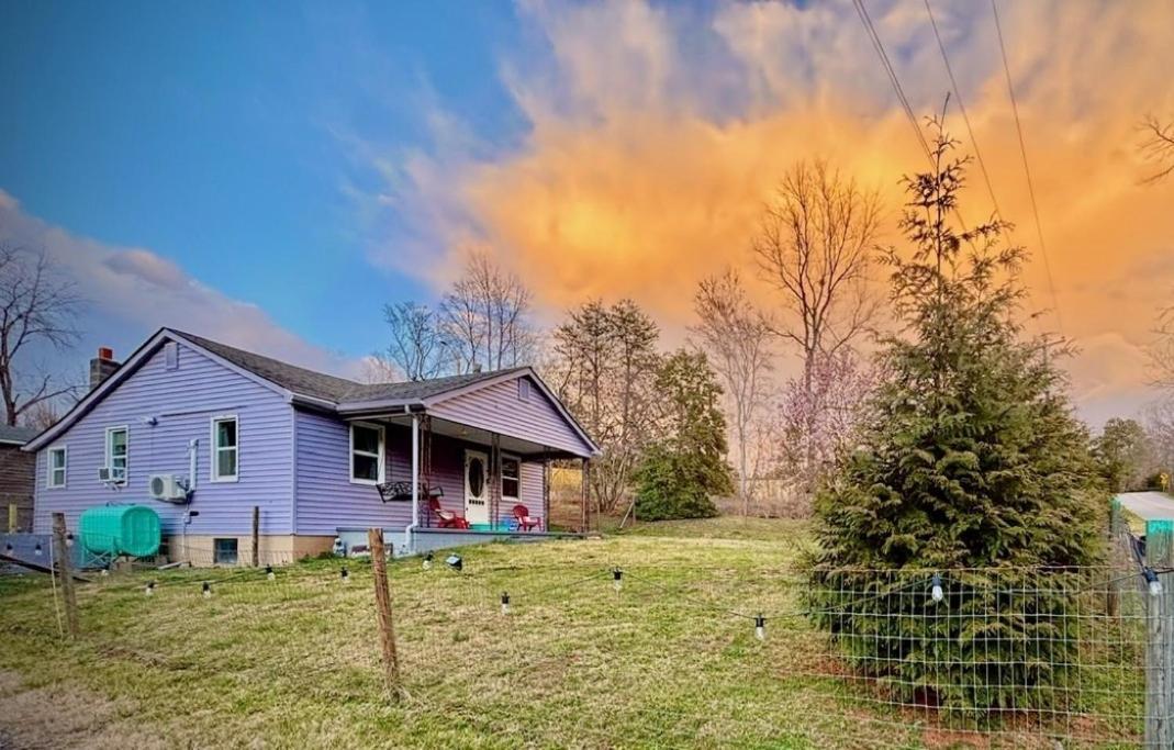 Giggling Creek Cottage - Bedjet! King Sized! Gazebo, 45 Acres, Arcades, Nintendo, More Henry Εξωτερικό φωτογραφία